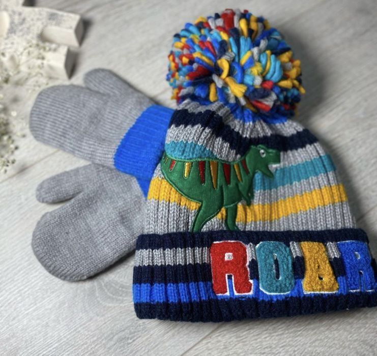 Шапка с варежками