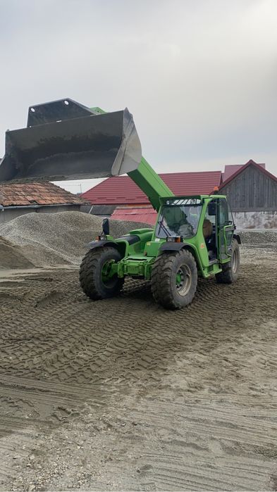 Vanzare cu transport nisip, pietris, balast, pamant, piatra sparta.