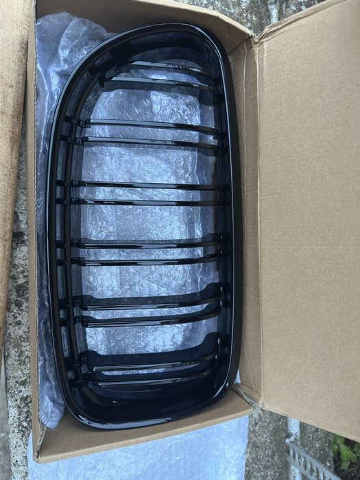 Черни двойни бъбреци BMW e90 lci