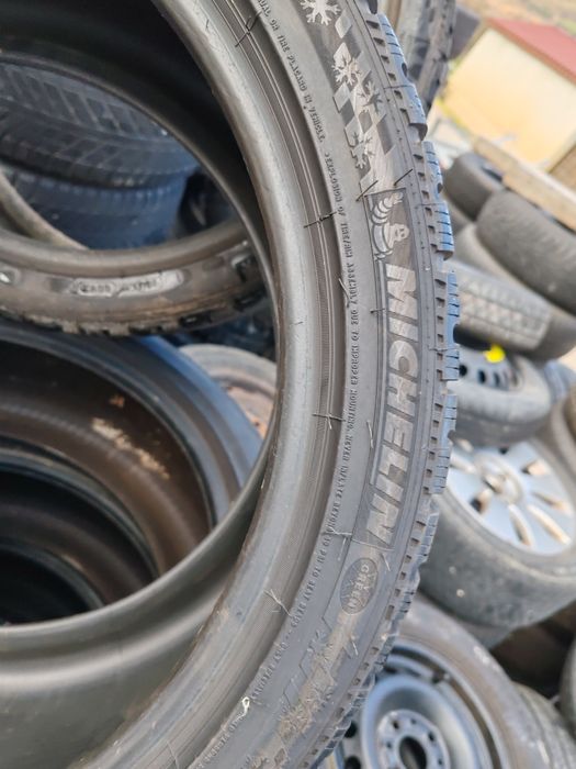 295/30/19 - Мишелин