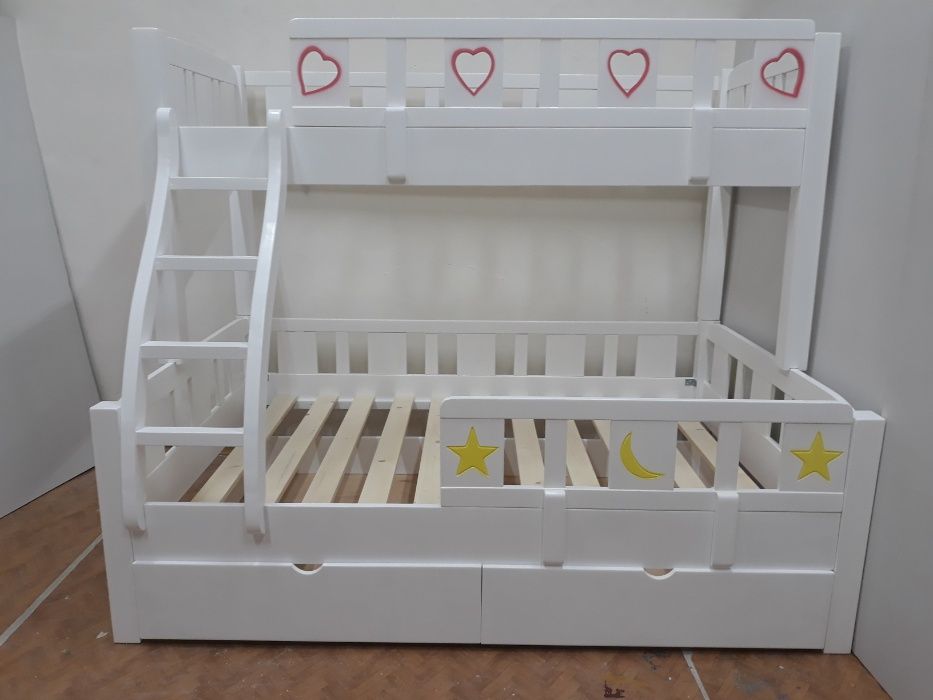 TRANSPORT GRATUIT.Pat etajat din lemn masiv cod 3212