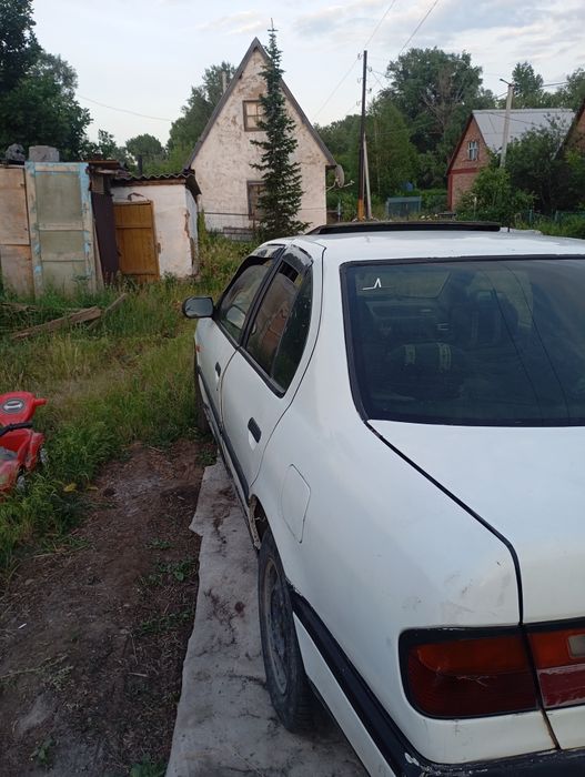 продам нисан примера.