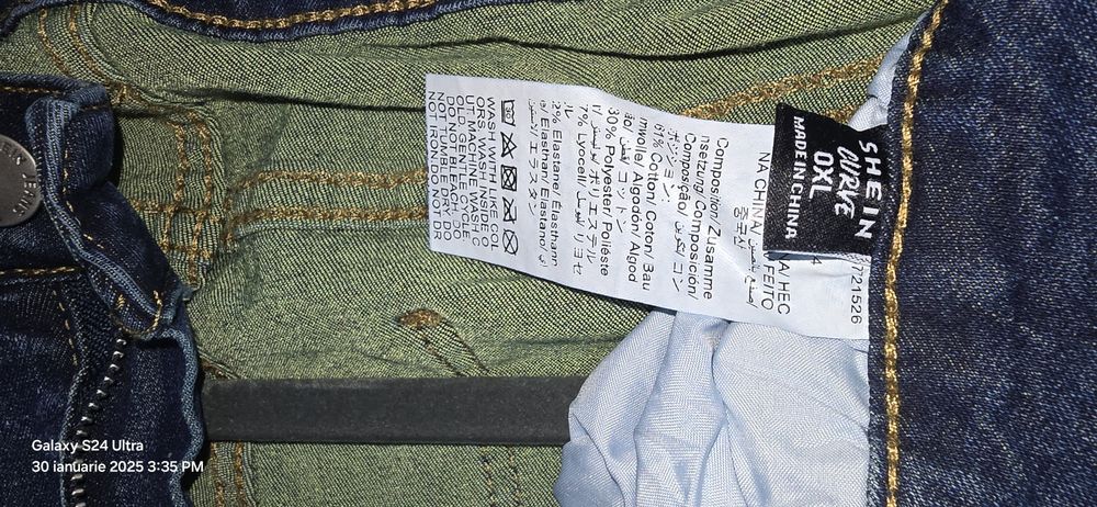 Blugi noi ne purtati am luat odată cu colanti tot aceiași mărimi