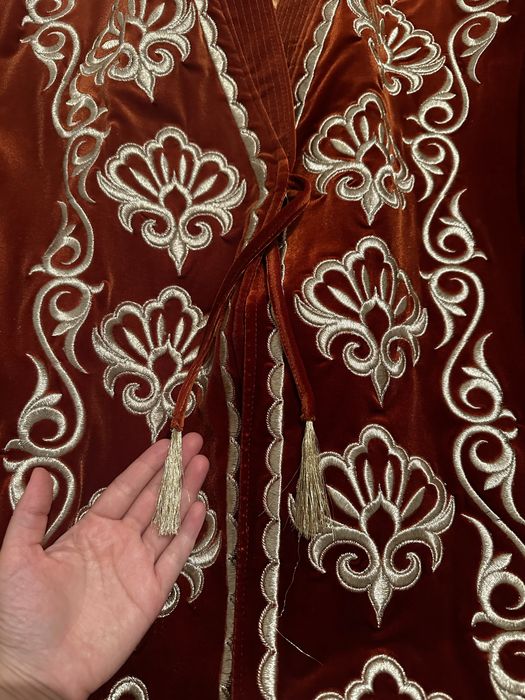 Продам дизайнерский чапан!