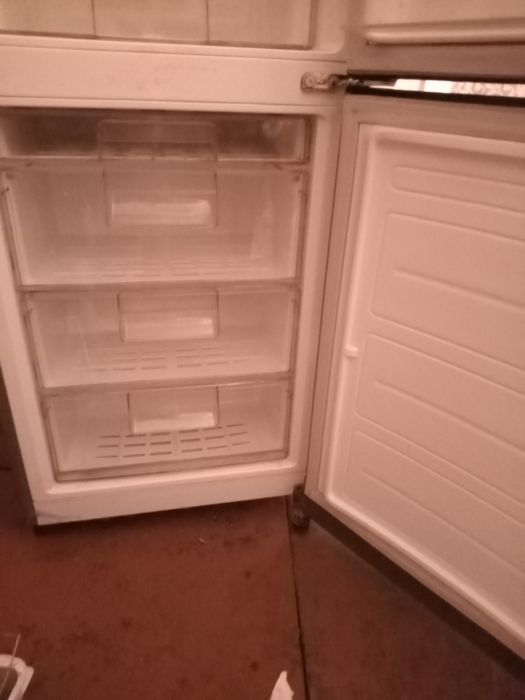 Холодильник двухкамерный