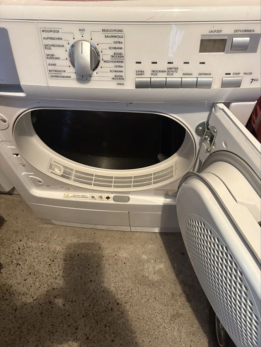 Сушилня AEG 7кг.