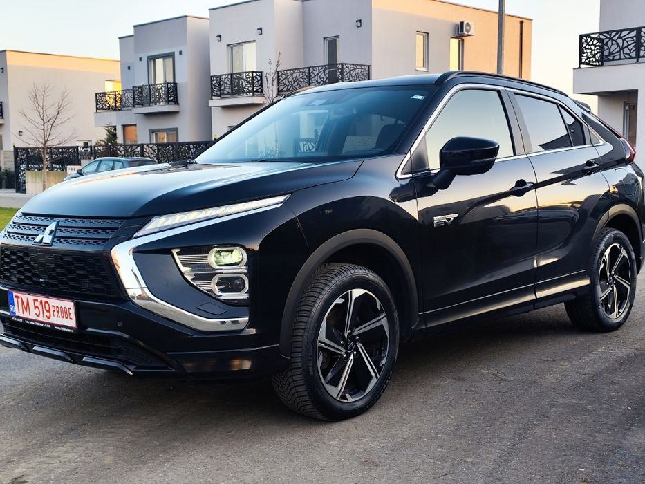 Mitsubishi Eclipse Cross Plug in Hybrid. An 2023. 68000 km.