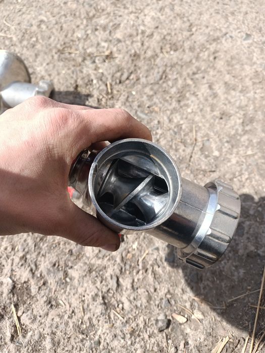 Продам две мясорубки