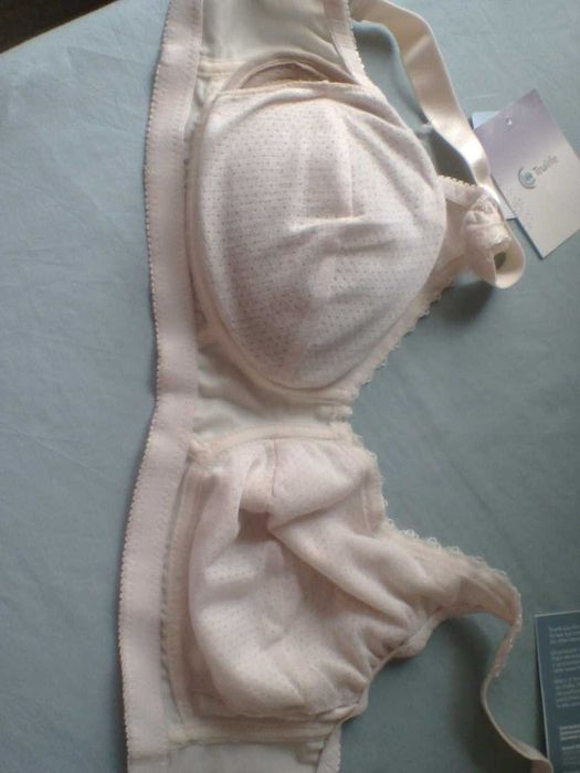 proteza de san din granule poliester cu sutien bej Trulife marime 85B