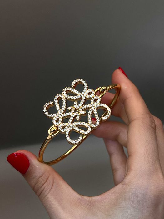 Висок клас гривна, колие и обеци Louis Vuitton, Dolce and Gabbana, Dior и Valentino.
