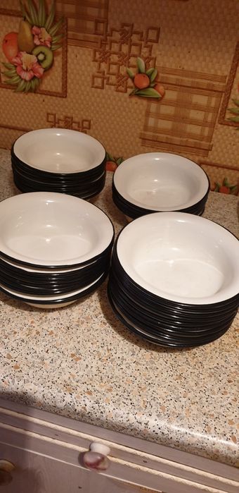 Чашки металлические эмалированые.