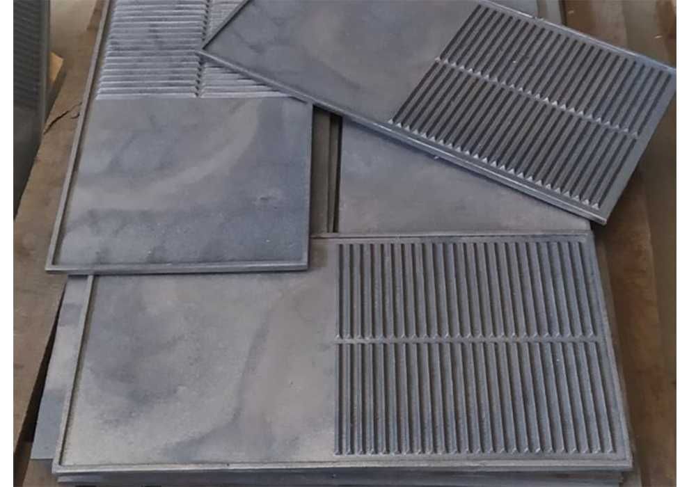 Чугунена плоча двулицева