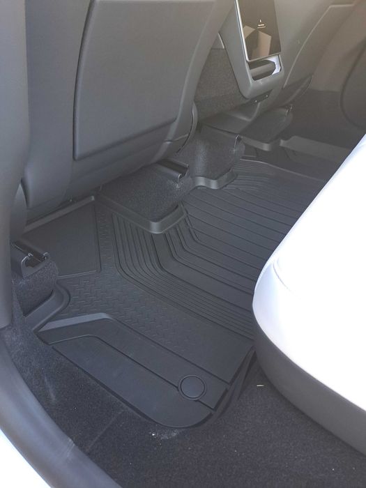 ПРОМО: 3д гумени стелки за Tesla Model Y Juniper 2025