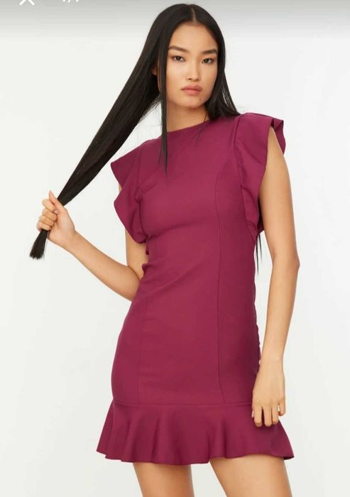 Вталена еластична рокля