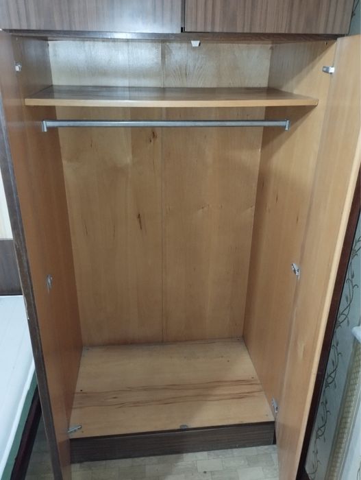 Спалня с масажиращ матрак + голям гардероб + шкаф