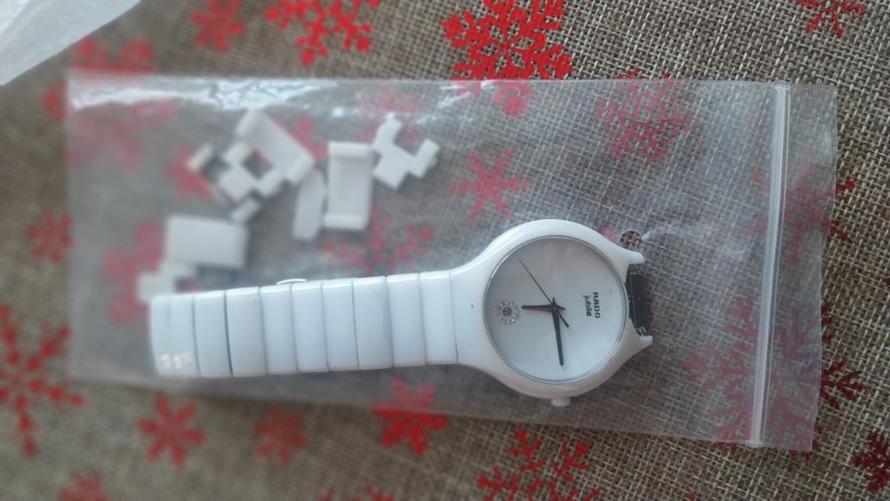 Продавам часовник Радо