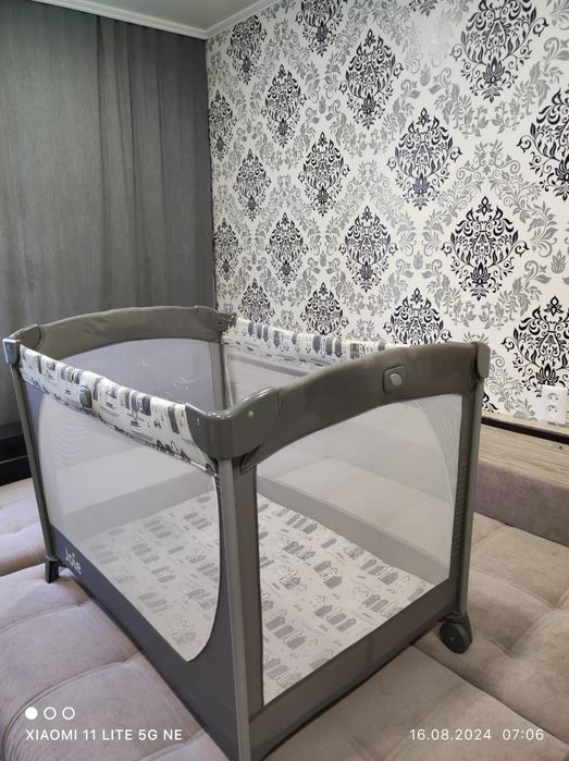 Продам складной детский манеж кровать