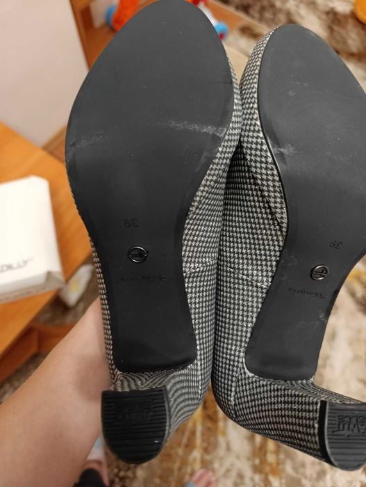 Нови обувки Tamaris