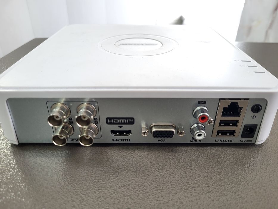 Видеонаблюдение 4 канальный  HIKVISION