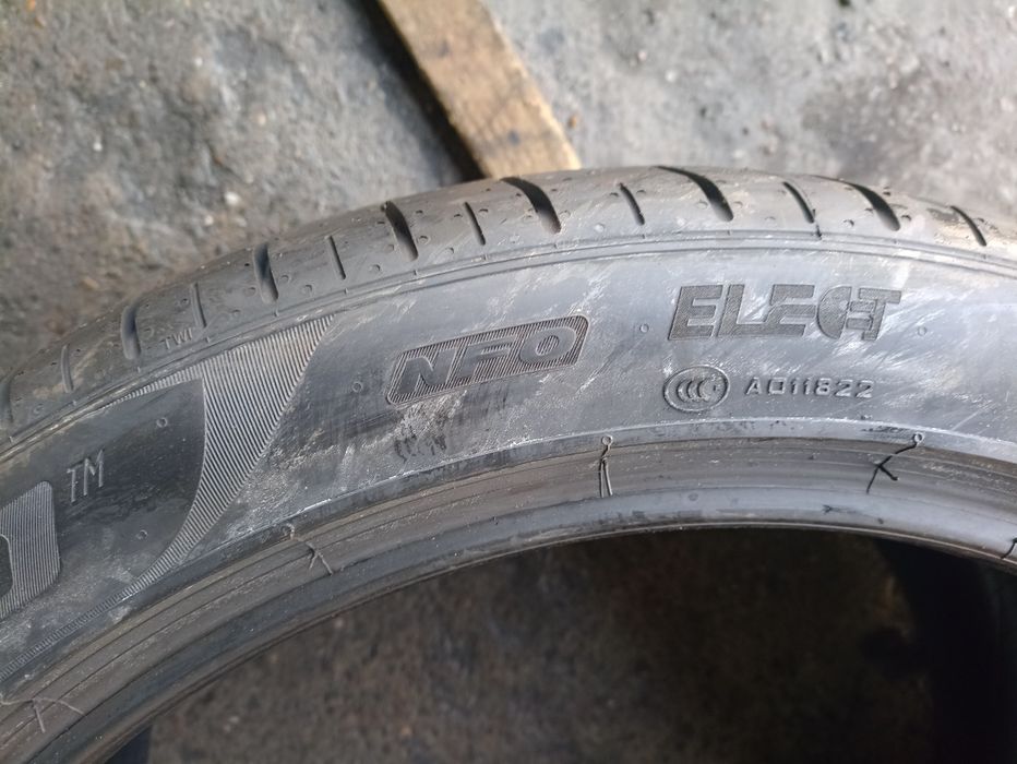 2 anvelope NOI de vara Pirelli 295/35 R20 dot 2320