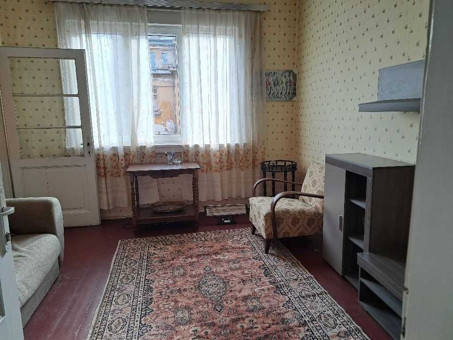 Дава се под наем Едностаен апартамент в София, Център - 36 кв.м за 304.98 € - Снимка #2