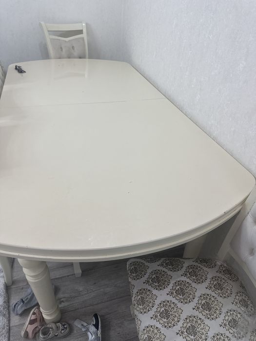 Стол в хорошем состоянии