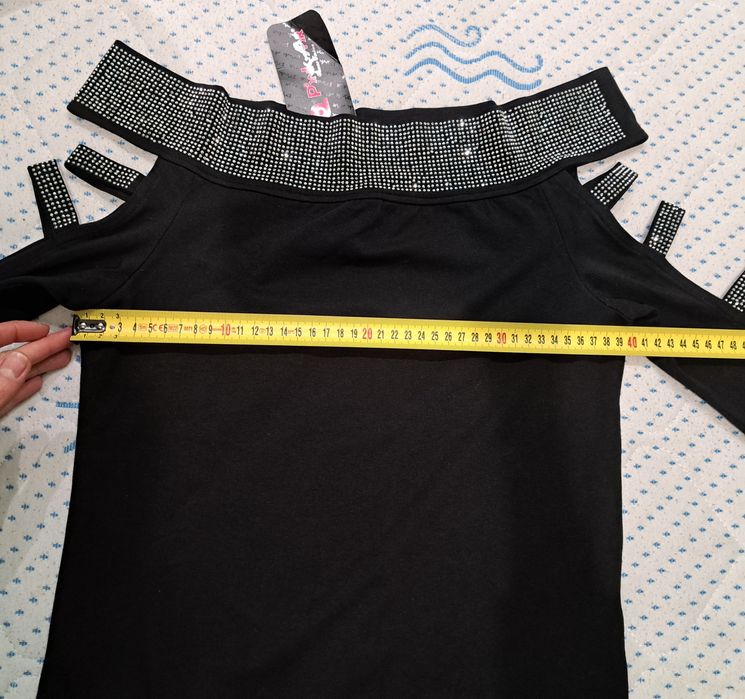 Дамска блуза с камъчета, размер "S", памучна материя.