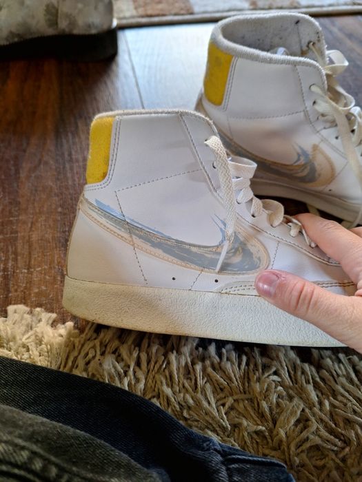 BLAZER Shoosh paint stare 9/10