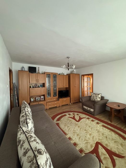 Apartament 2 camere semidecomandat mobilat