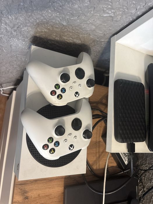 Xbox series s + 2геймпада + hdd 1тб