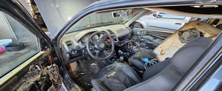 Brat stergator stanga Volkswagen VW Polo a 3-a generatie 6N (facelift