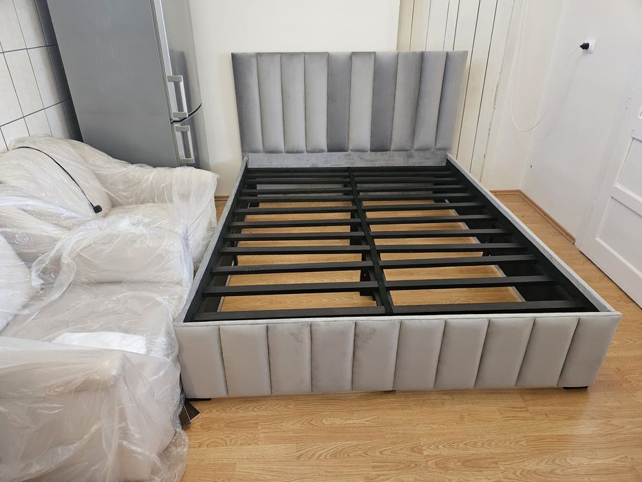 Pat/ cadru  tapitat gri 160/200