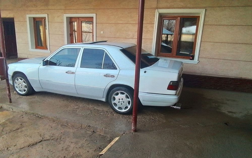 Мерсадез бенз w 124