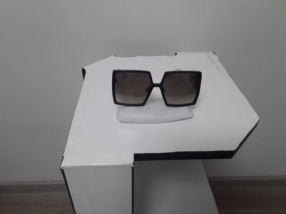 Ochelari de soare damă  PHILIPP PLEIN  sunt noi , 700 de lei