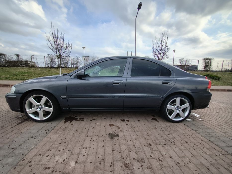 Volvo S60R  AWD  300hp