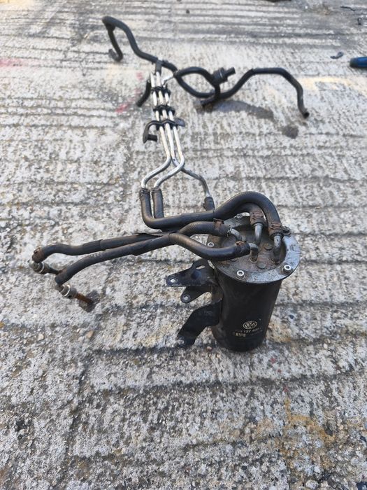 Carcasă combustibil conducte motorina 1.9 tdi 2.0 tdi  Passat B6
