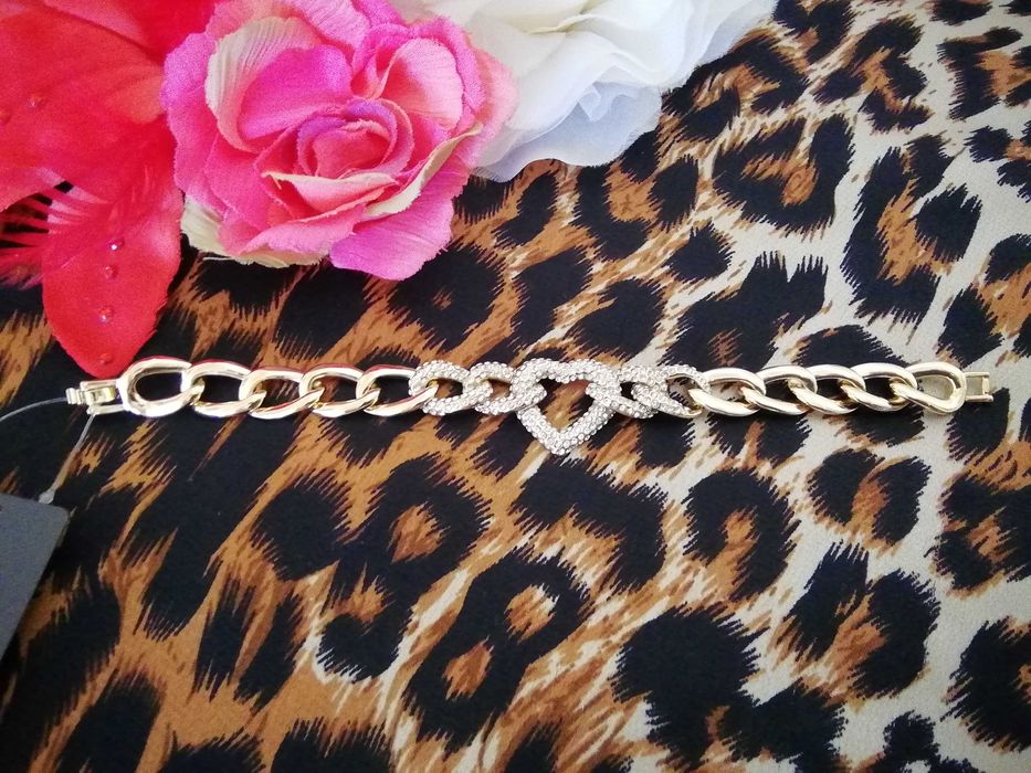 НОВА ГРИВНА много красива и запомняща се!