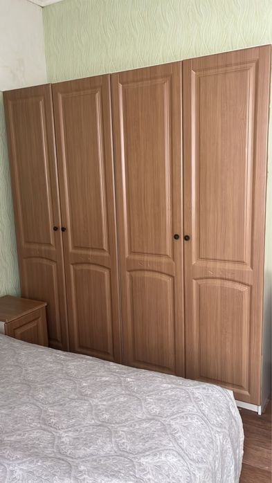 Продается спальный гарнитур