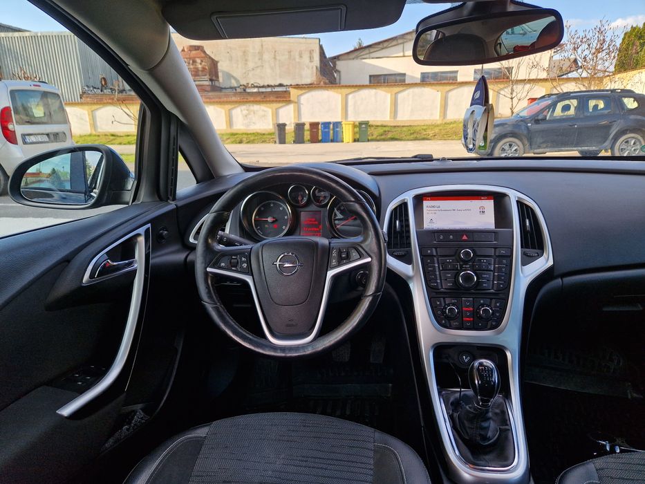 Opel Astra J 2015 schimb + diferenta