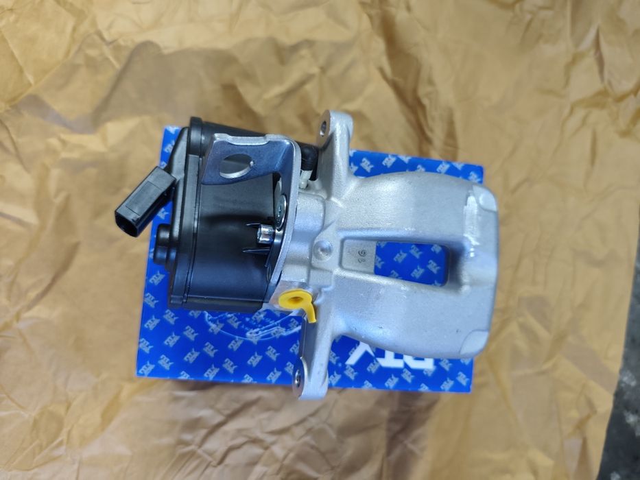 Etrier spate passat b6 NOI pe bucata