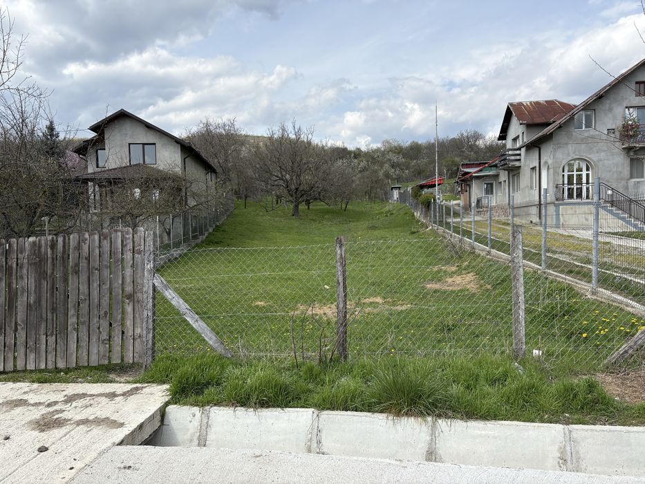 Vand teren Aninoasa Jud Dambovita