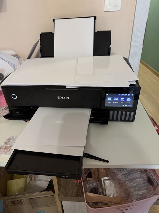 Фотопринтер Epson EcoTank L8180 (A3+)- отлично сьстояние