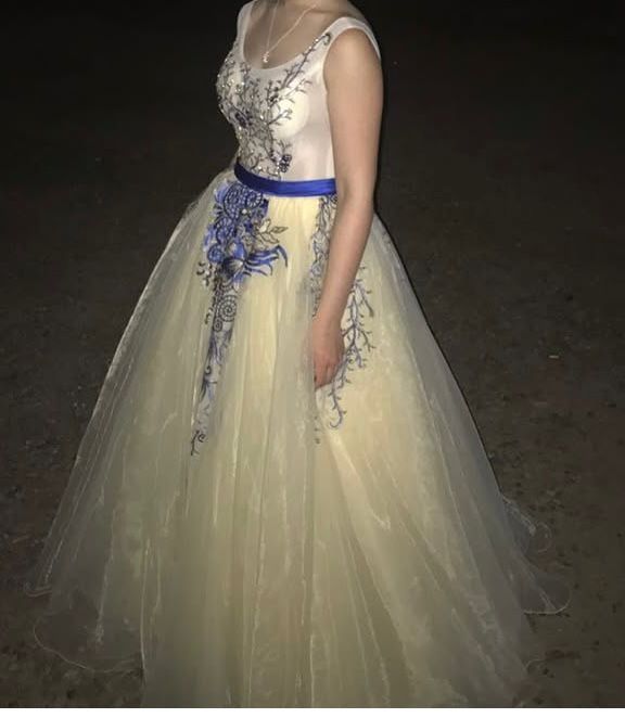 Вечернее платье.