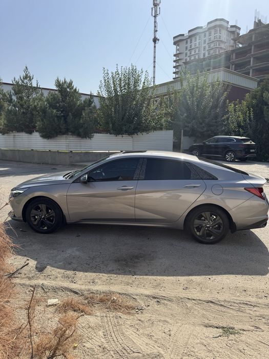 Hyundai Elantra 2022