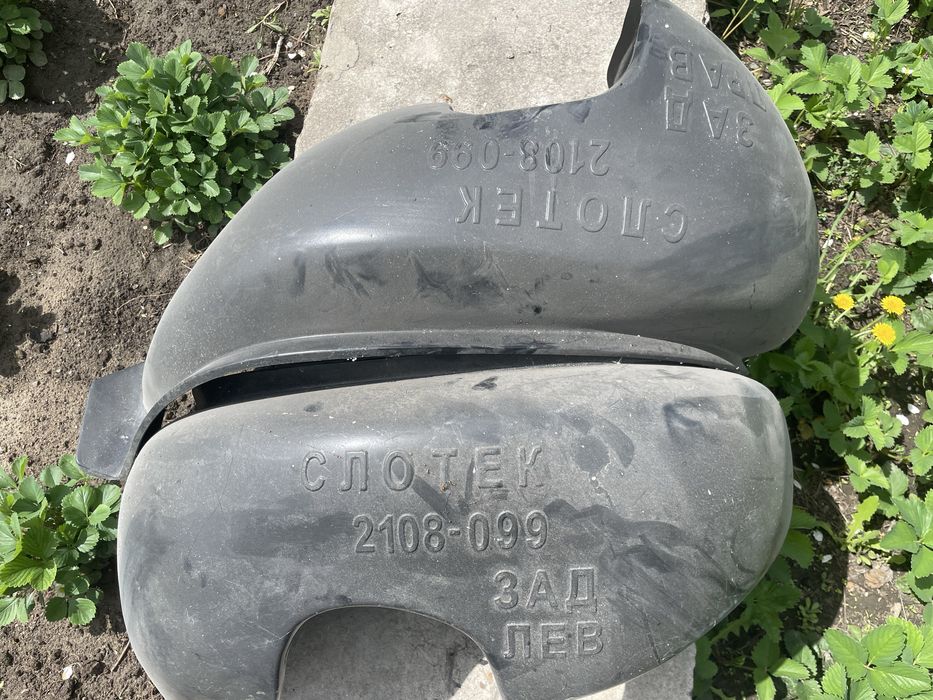 Продам задние подкрылки ваз