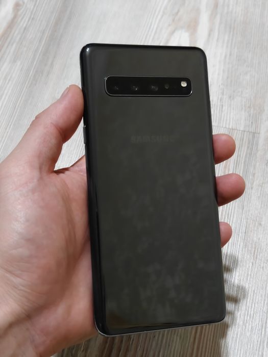 Samsung S10 Plus 256 gb Ram 8 5G android 11