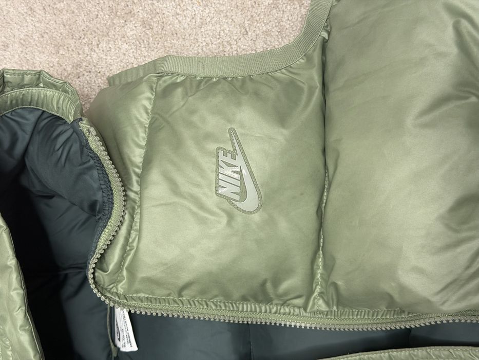 Jacketa nike puffer 14 ani