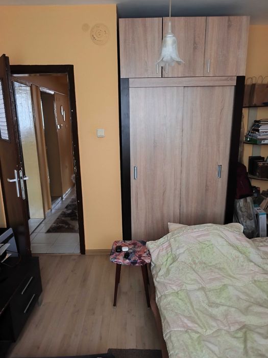 Продавам 4 стаен апартамент