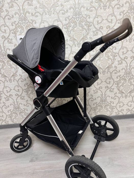 Детская коляска  + автокресло Полный комплект