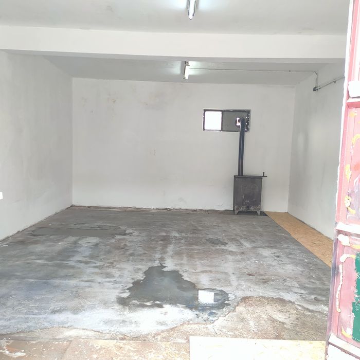 Închiriez convenabil spatii comerciale și industriale
